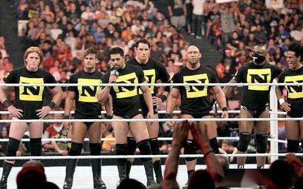 相信在不少摔迷心中,枢纽军团才是wwe历史上最具统治力的军团.