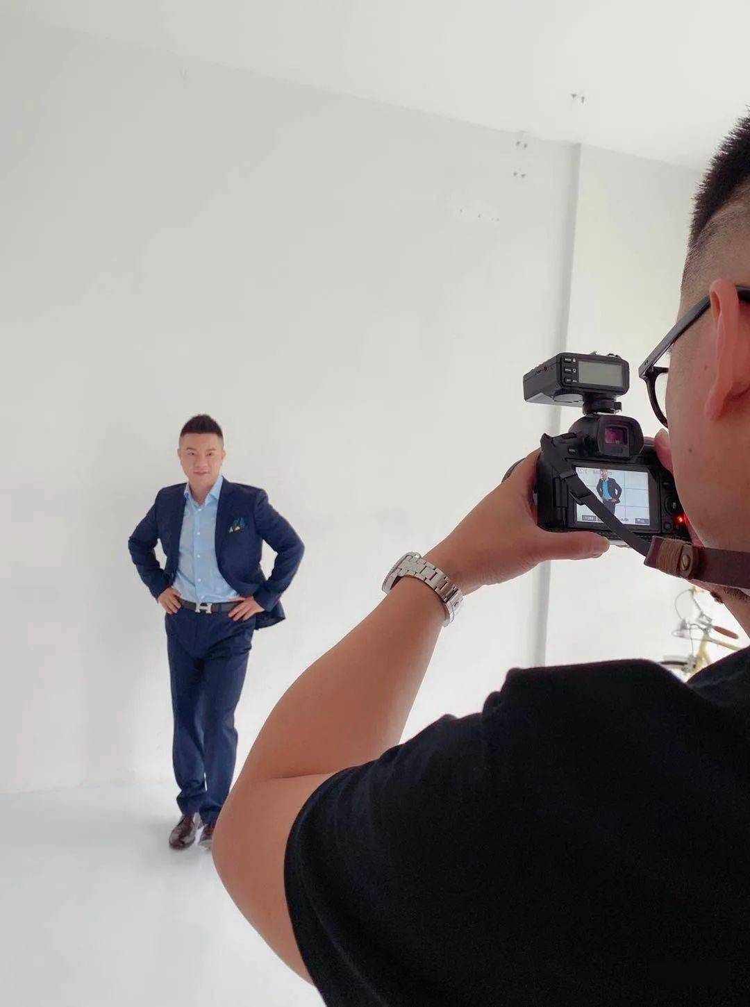 刘旭你知道毛毛虫是怎么过河的吗