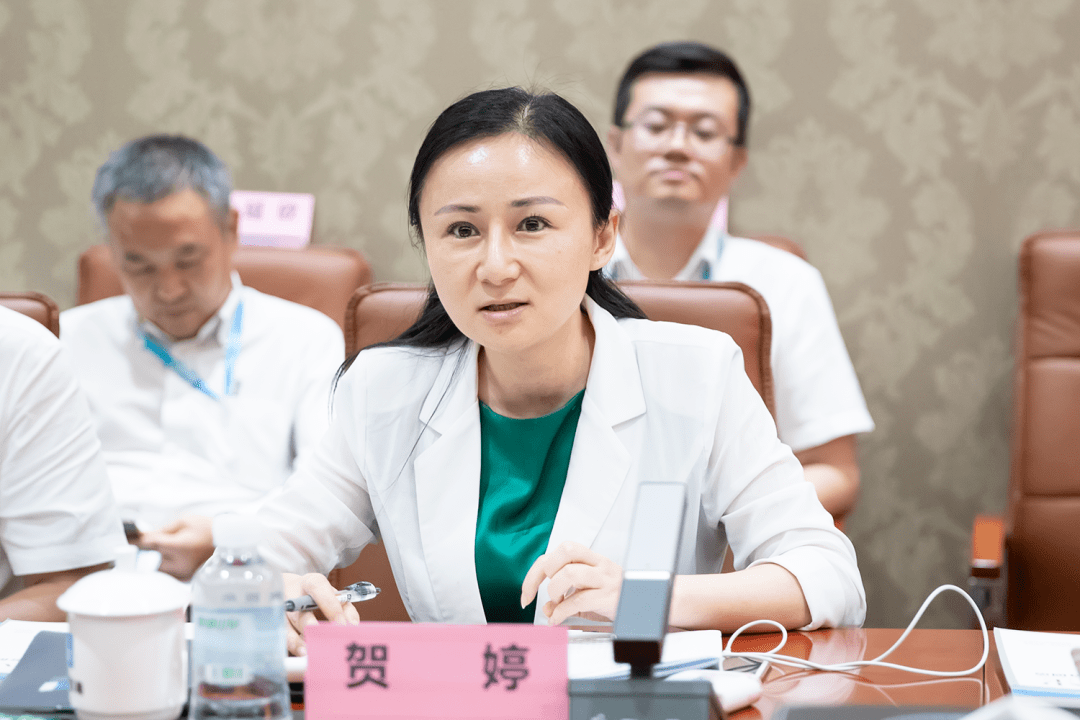 局党委常委,副总经理,首席信息官贺婷介绍了中建四局的业务情况,市场