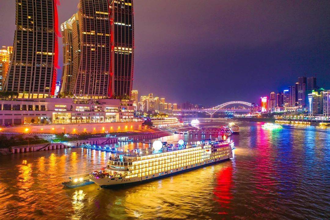 同时,继续执行长江三峡航线,世纪游轮再次强势推出全新游轮旅游产品"