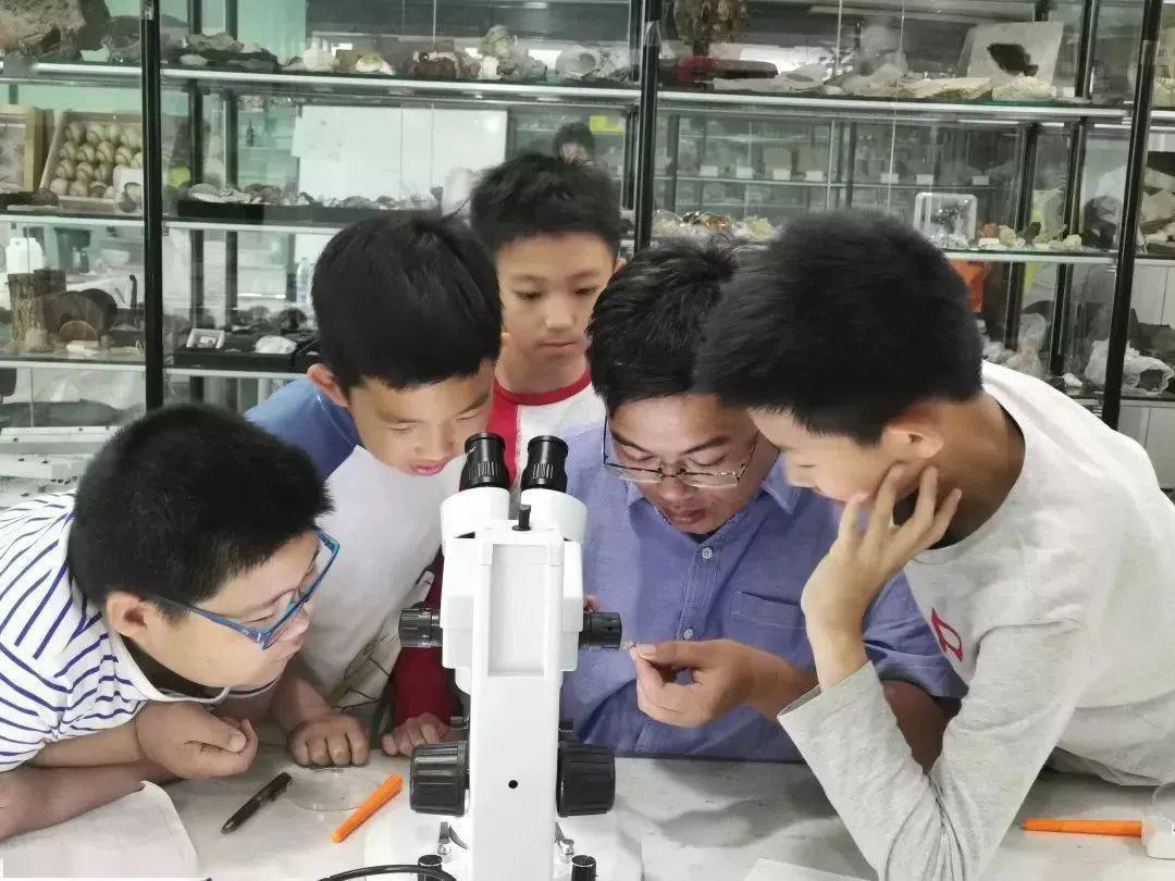 线下课金牌自然科学系统课来咯科学家导师为你分班