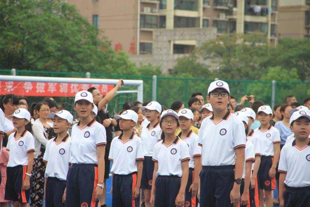 国防教育挥洒热情绽放青春全新启航梦开阳光宣城市阳光中学举行2020级
