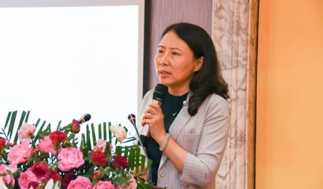 山西焦煤集团副总经济师郭黎娟作报告集团总裁张天福在论坛上致辞