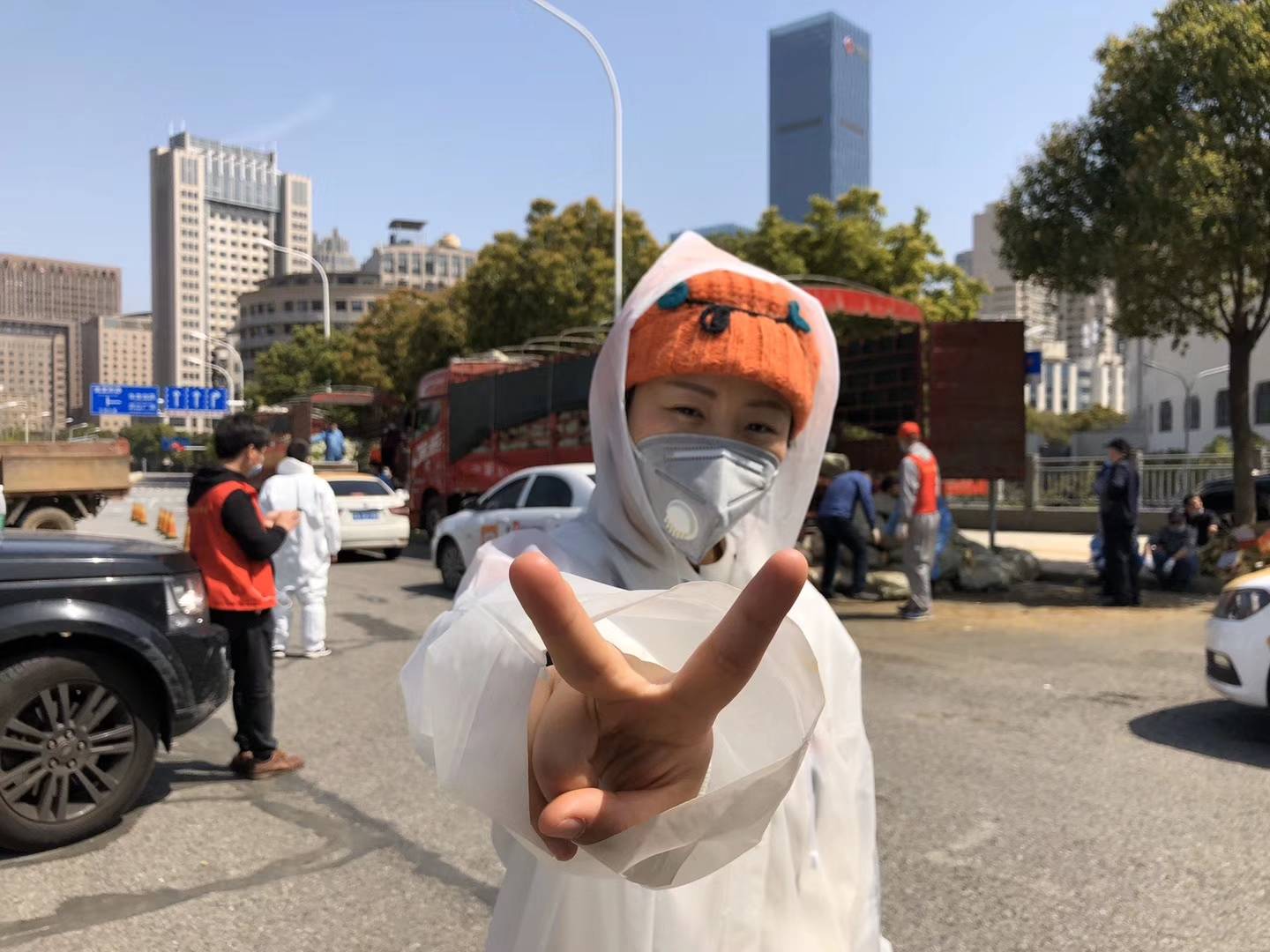 她力量0202雨衣妹妹她们共同的名字叫做志愿者