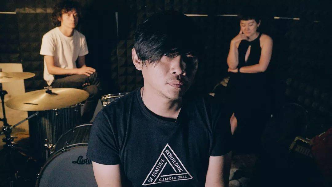 重塑雕像的权利:"不知道有什么可浮躁的,着什么急呢?"_华东