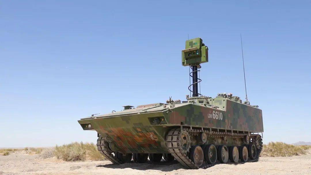 【直击演训场】西北戈壁 红箭-10反坦克导弹发现即摧毁_演练