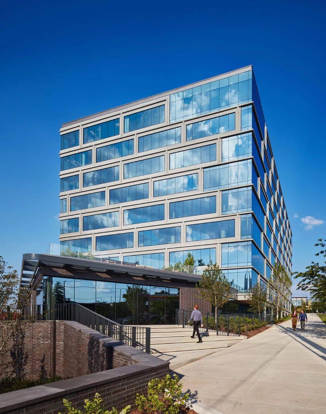 极简| 多层办公建筑_an