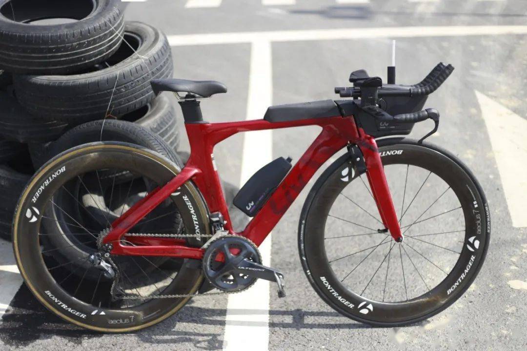 哇塞的女孩儿_avow