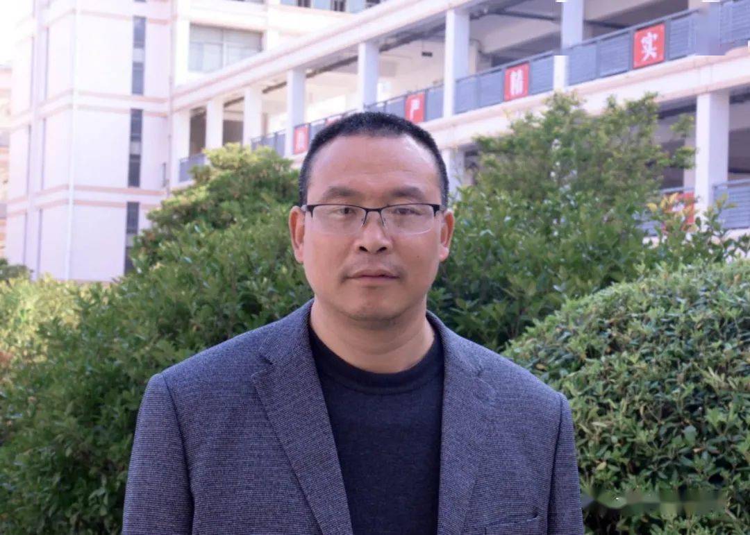 一支粉笔写春秋——记大丰高级中学杨景林老师