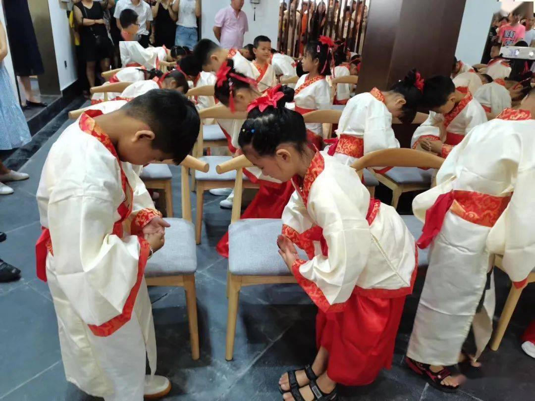 今天,钱库举行一场别开生面的"启蒙礼"