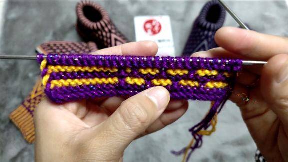 巧手女工编织坊,双色人字形棉鞋视频教程,一针一针细节讲解,六