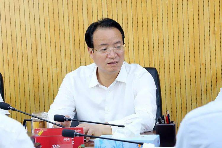 李智远与中铁十四局集团房桥有限公司董事长赵誉座谈