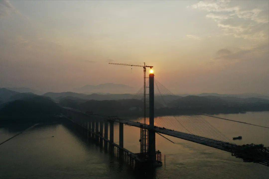 连接云浮肇庆怀阳高速西江特大桥进度又双叒叕刷新啦