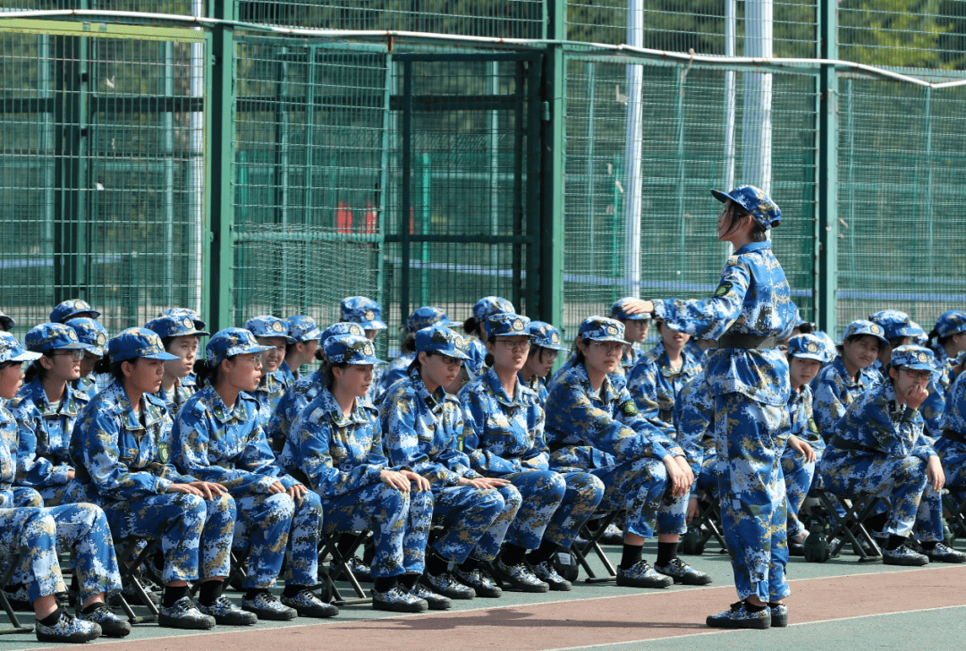 骄阳下的你飒2020年军训大片上映