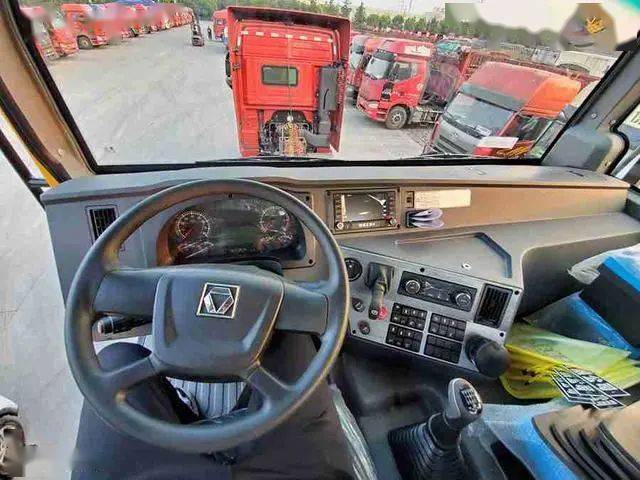 一款合法的百吨王徐工新款非公路自卸车实拍专为矿山工况打造