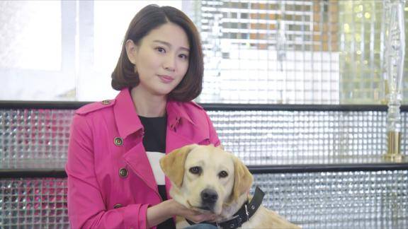 警花与警犬小樱桃图片图片