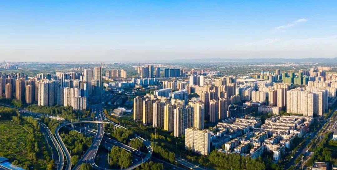 举办首届龙潭盛享三国蜀文化环北湖荧光mini马拉松活动成华区龙潭街道