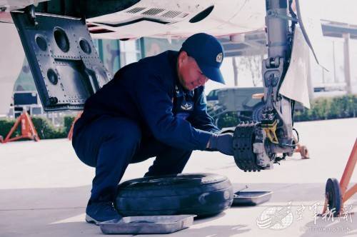 这里是属于机务兵的战场