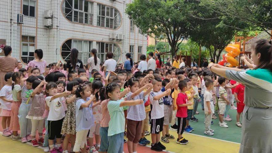 守立德树人初心·担筑梦育人使命 ——记福建省直广厦幼儿园教师节
