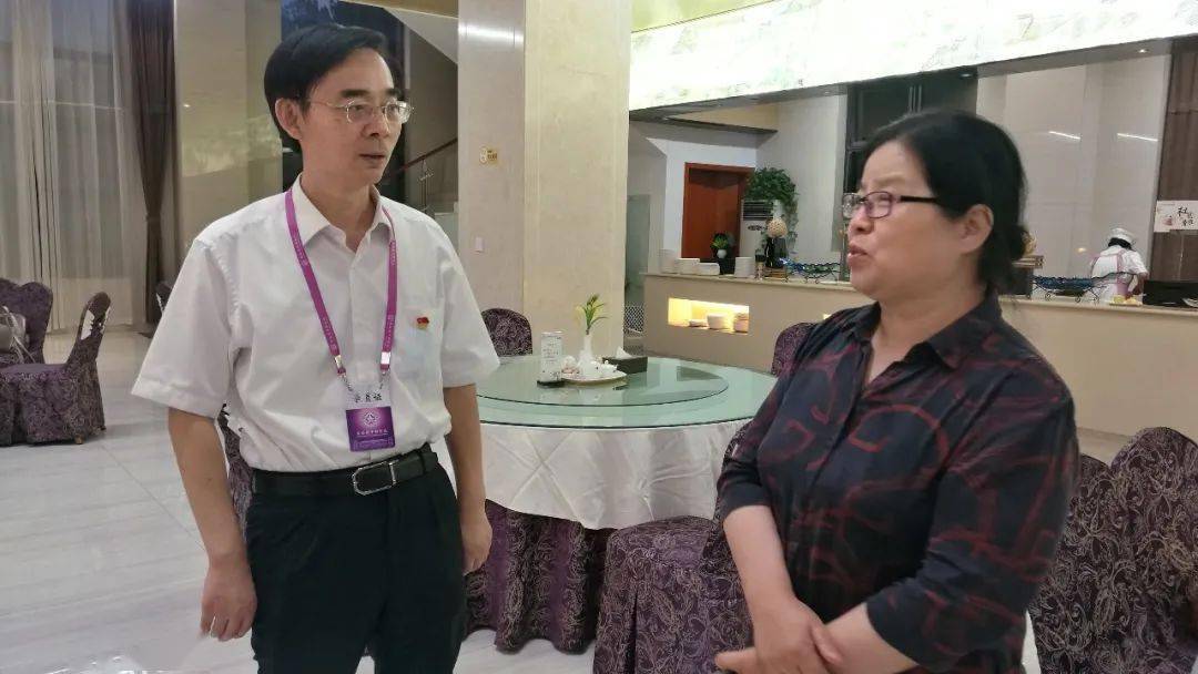 走出教室,巧遇焦裕禄同志的二女儿,焦裕禄干部学院名誉院长焦守云,她