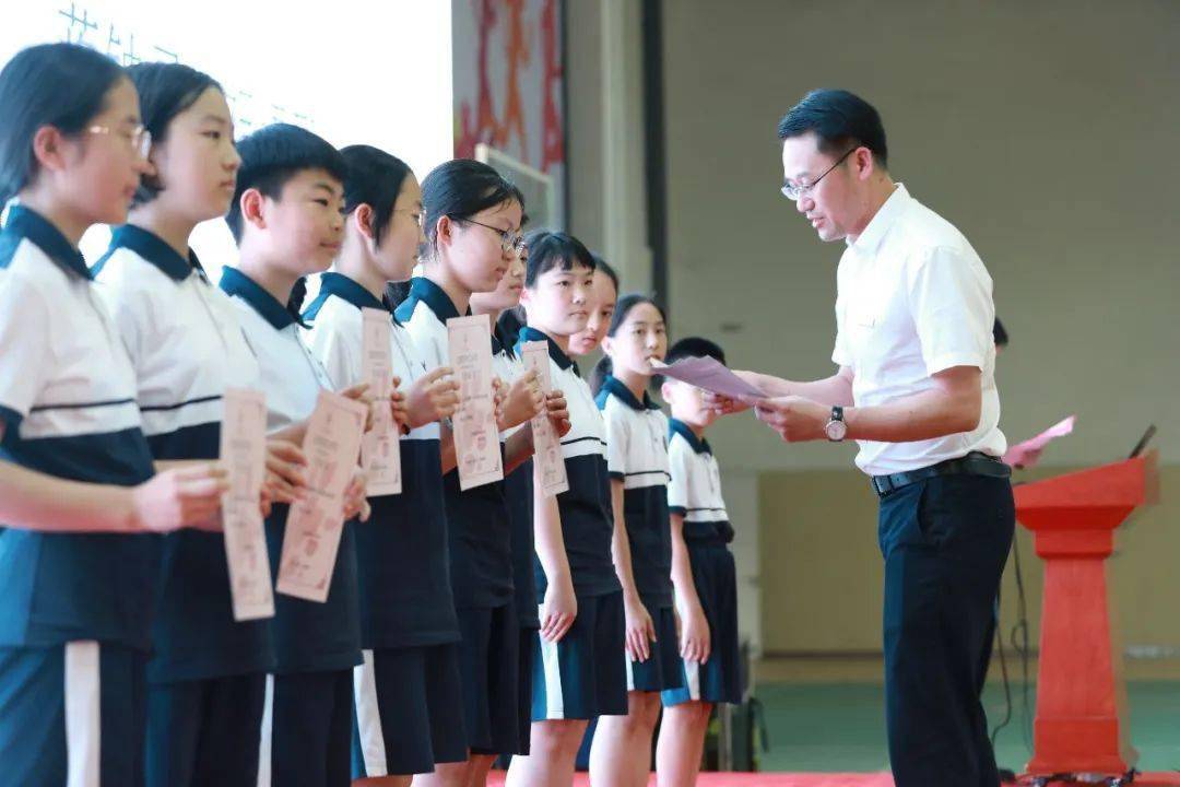午潮少年敢立潮头杭州银湖实验学校初中部2020学年第一学期开学典礼