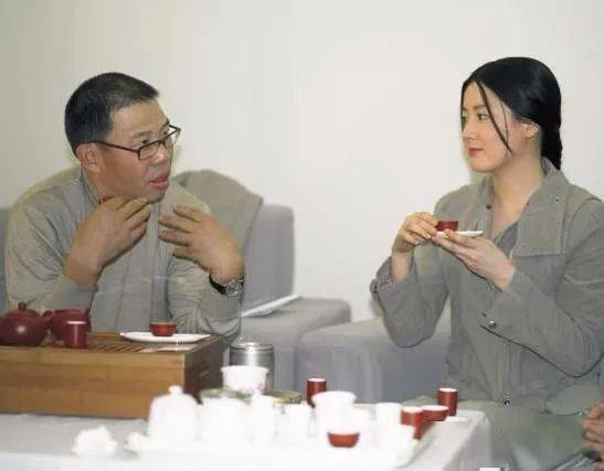 9月8日,在线上虚拟敲钟仪式上,农夫山泉创始人钟睒睒表示:上市只是新