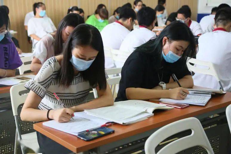 北大附属实验学校高中段新学期教研组长示范课情景再现