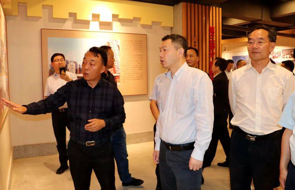 宣威市委副书记,市委政法委书记许韶发,市委常委,副市长陈勇,副市长夏
