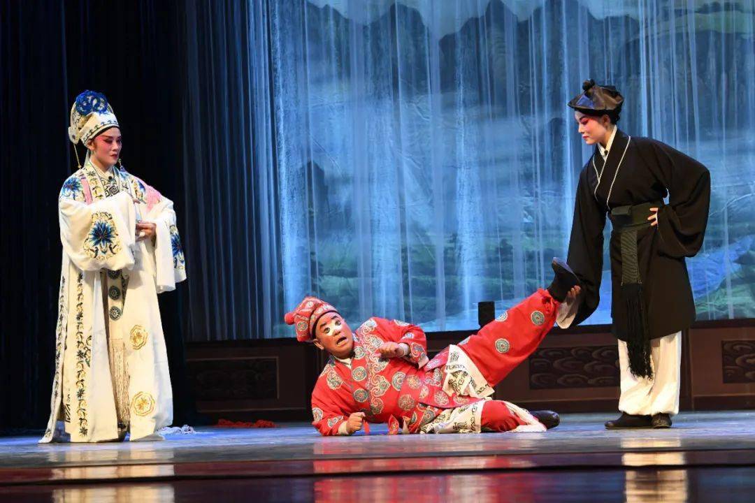 线上线下同步上演!亳州二夹弦《大铁山》受欢迎