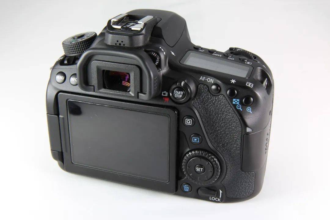 4g 成色98新 6300元6,尼康16-35f4 成色99新 3900元5,尼康d800e 成色