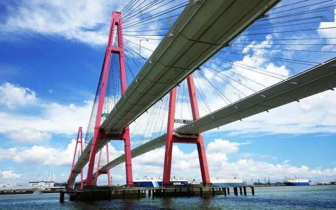 日本伊势湾岸道路名港西大桥上行线抗震加固