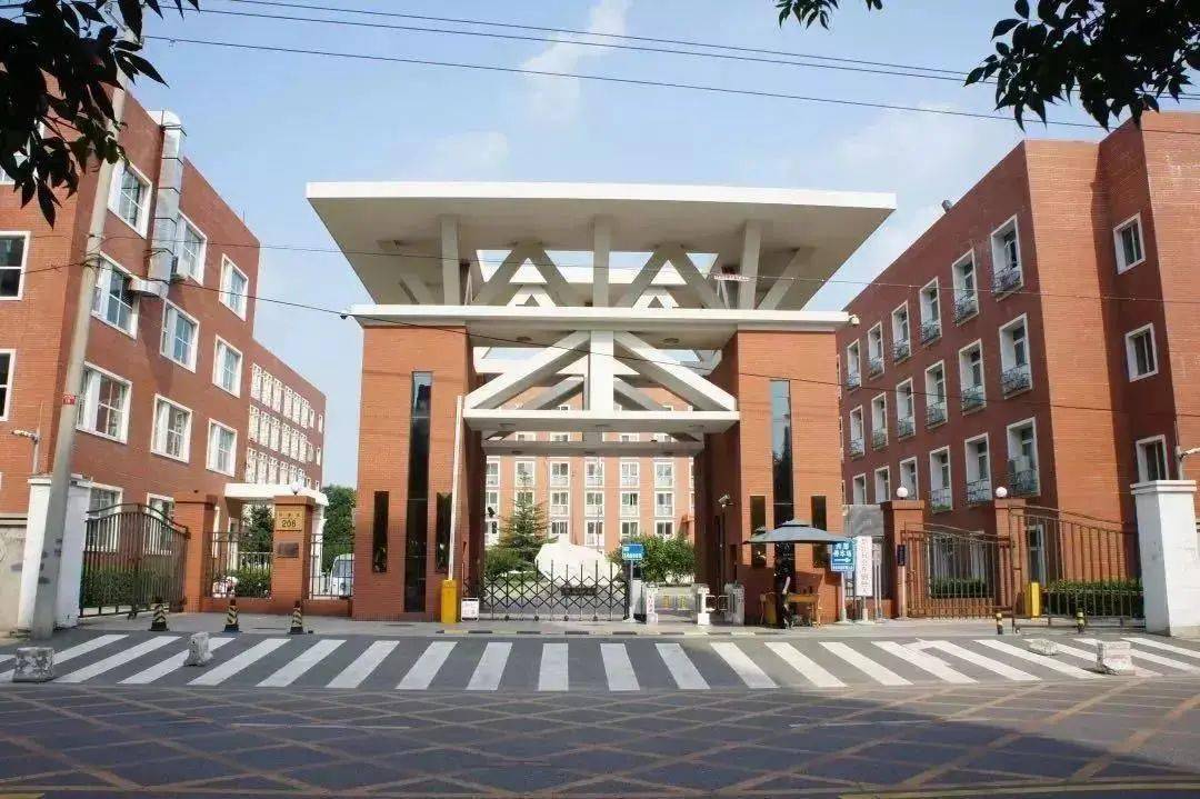 揭开西校区的神秘面纱下面就由我来为大家北京印刷学院西校区度过大学