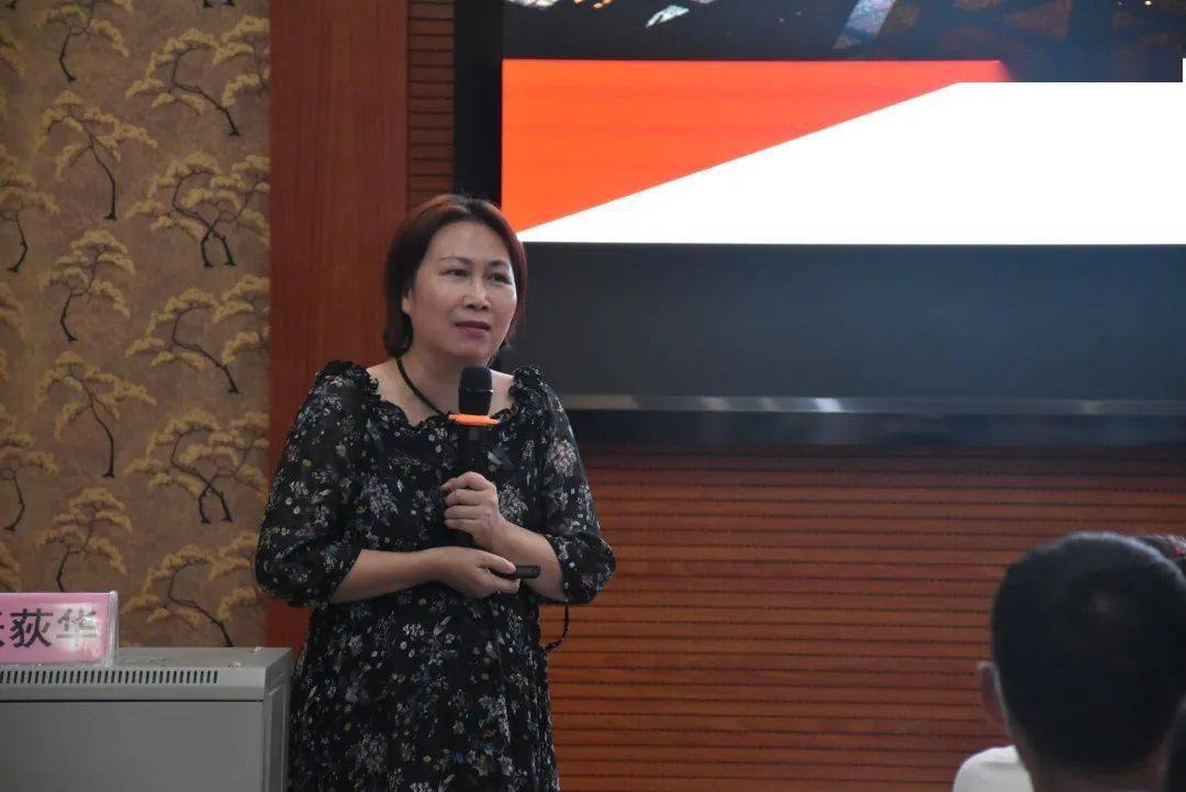 学做智慧父母成就孩子一生南宁市五象教育集团龙堤路初级中学开展家长