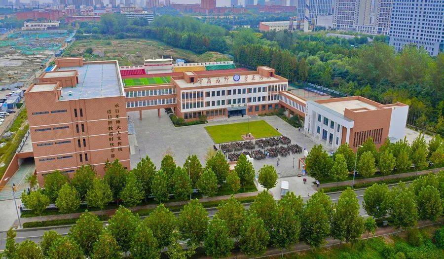 热血澎湃北师大实验学校别开生面的升旗仪式