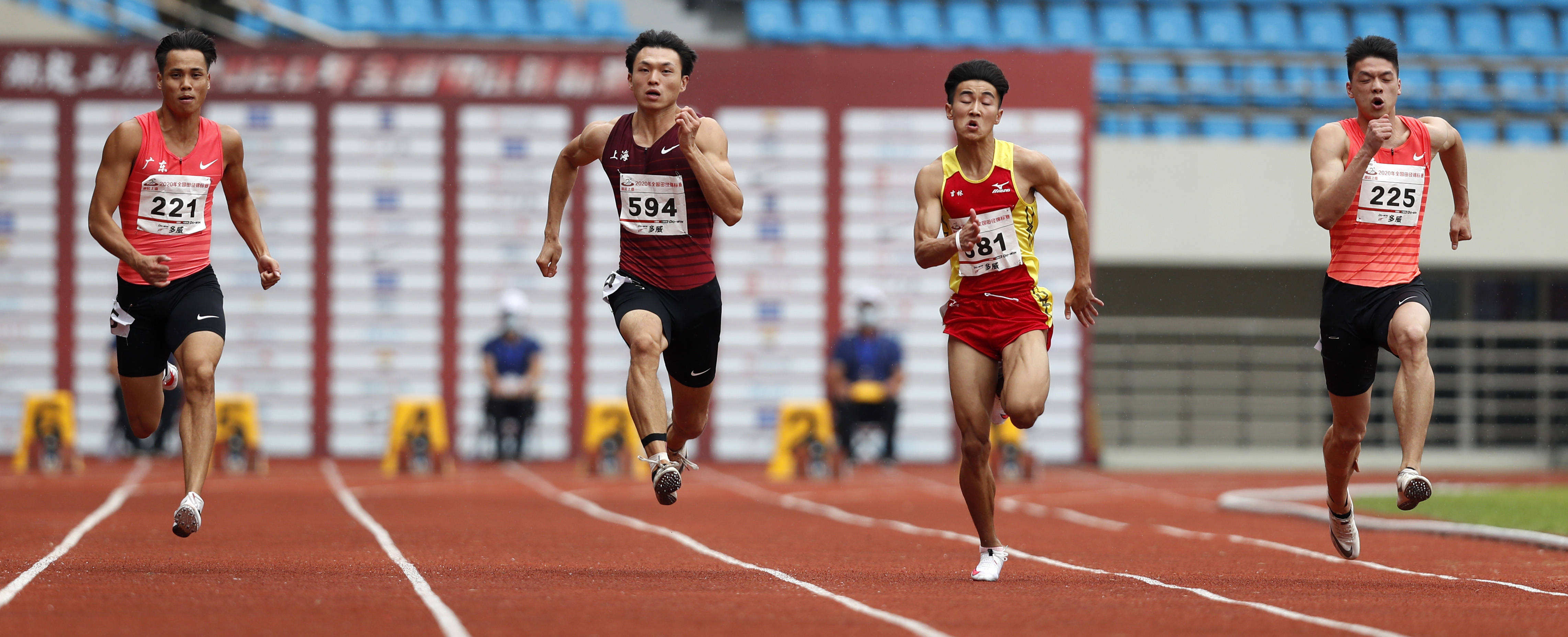 田径——全国锦标赛:男子100米预赛赛况