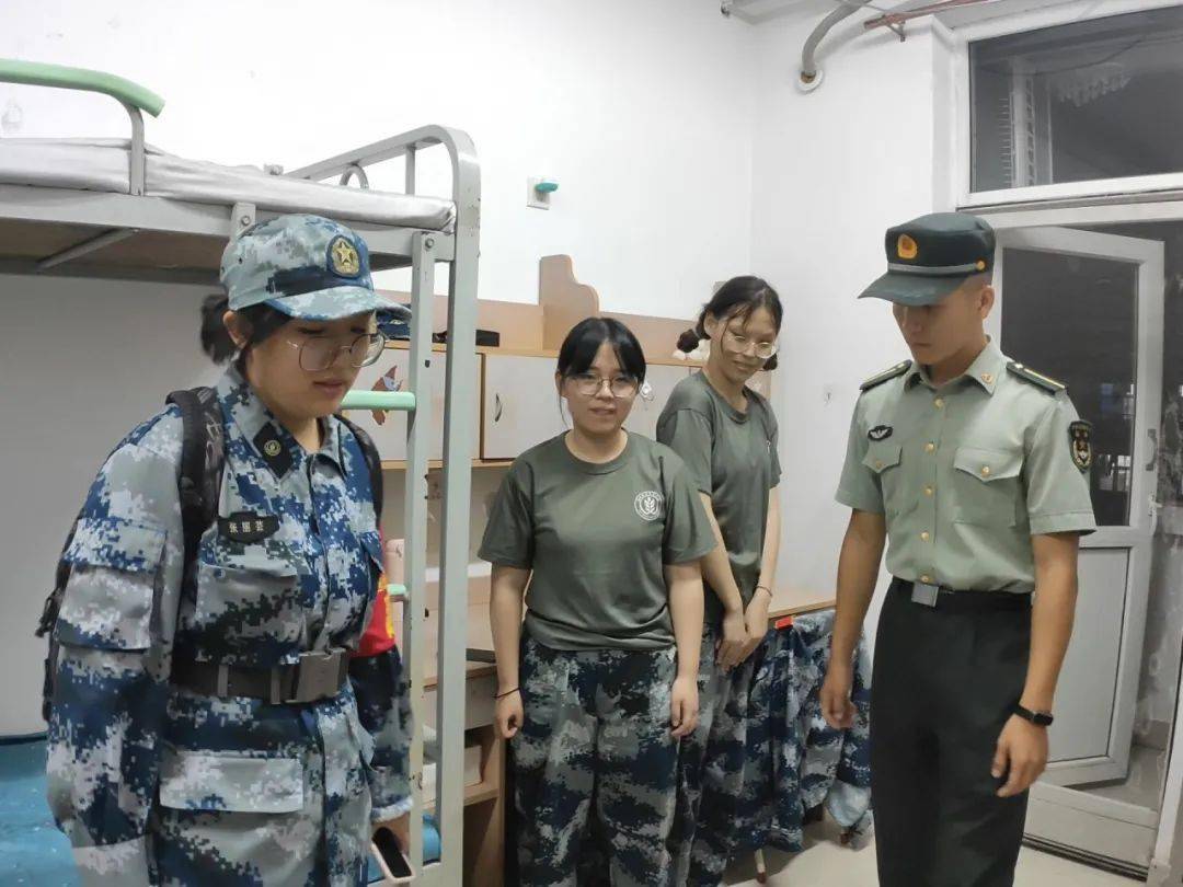 解放军女兵宿舍图片