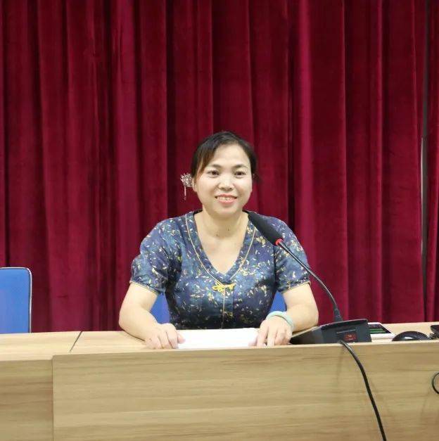 守教育初心担育人使命中学部举行2020学年师德师风暨心理健康教育培训