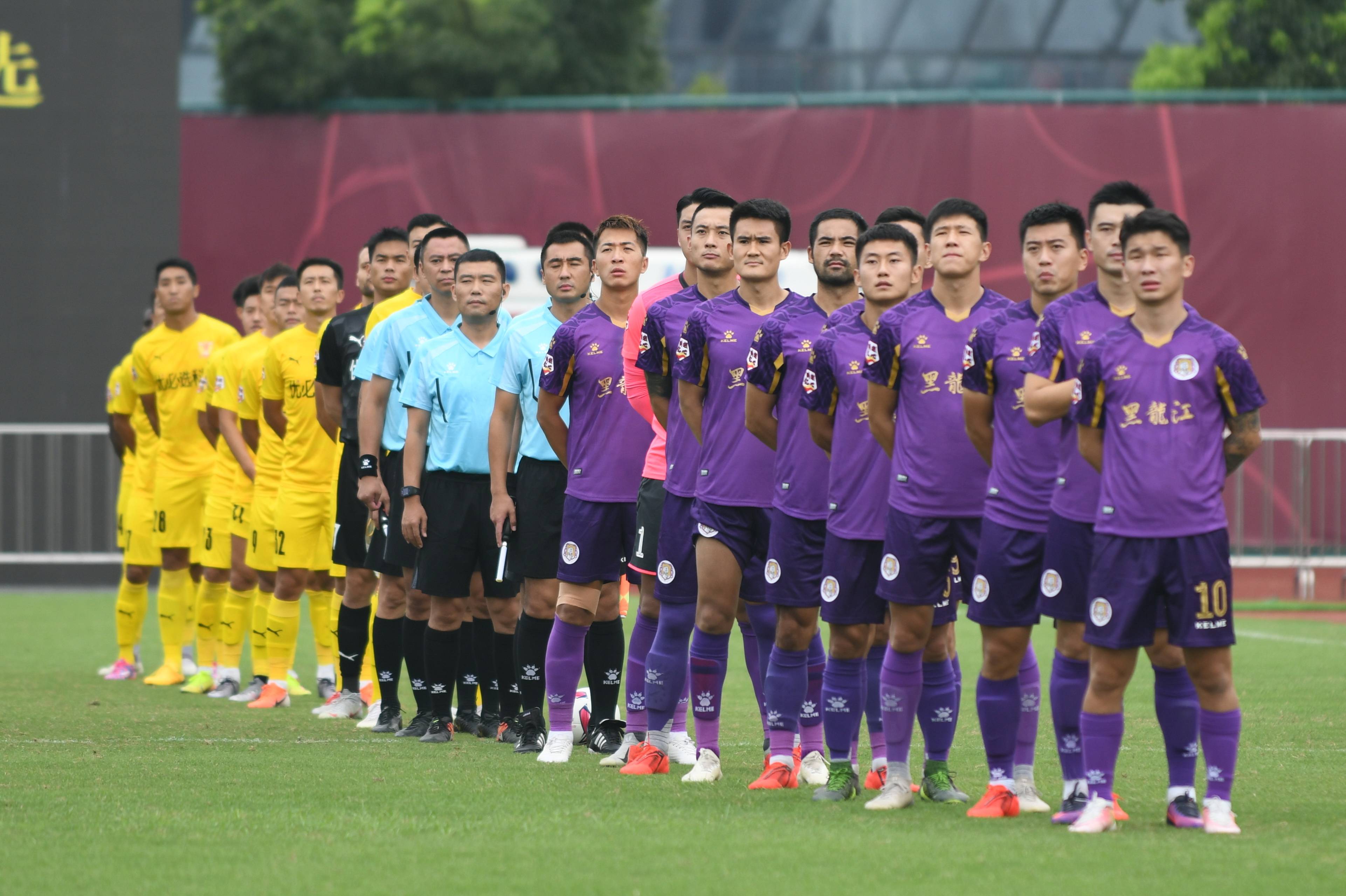 足球中甲黑龙江fc队对阵四川优必选队