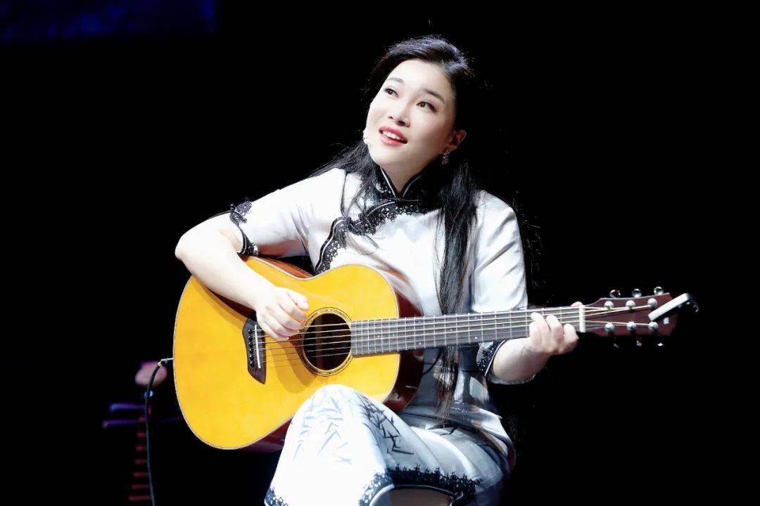 阅见东方传统艺术翻出花样经乘风破浪的陆锦花带你听评弹