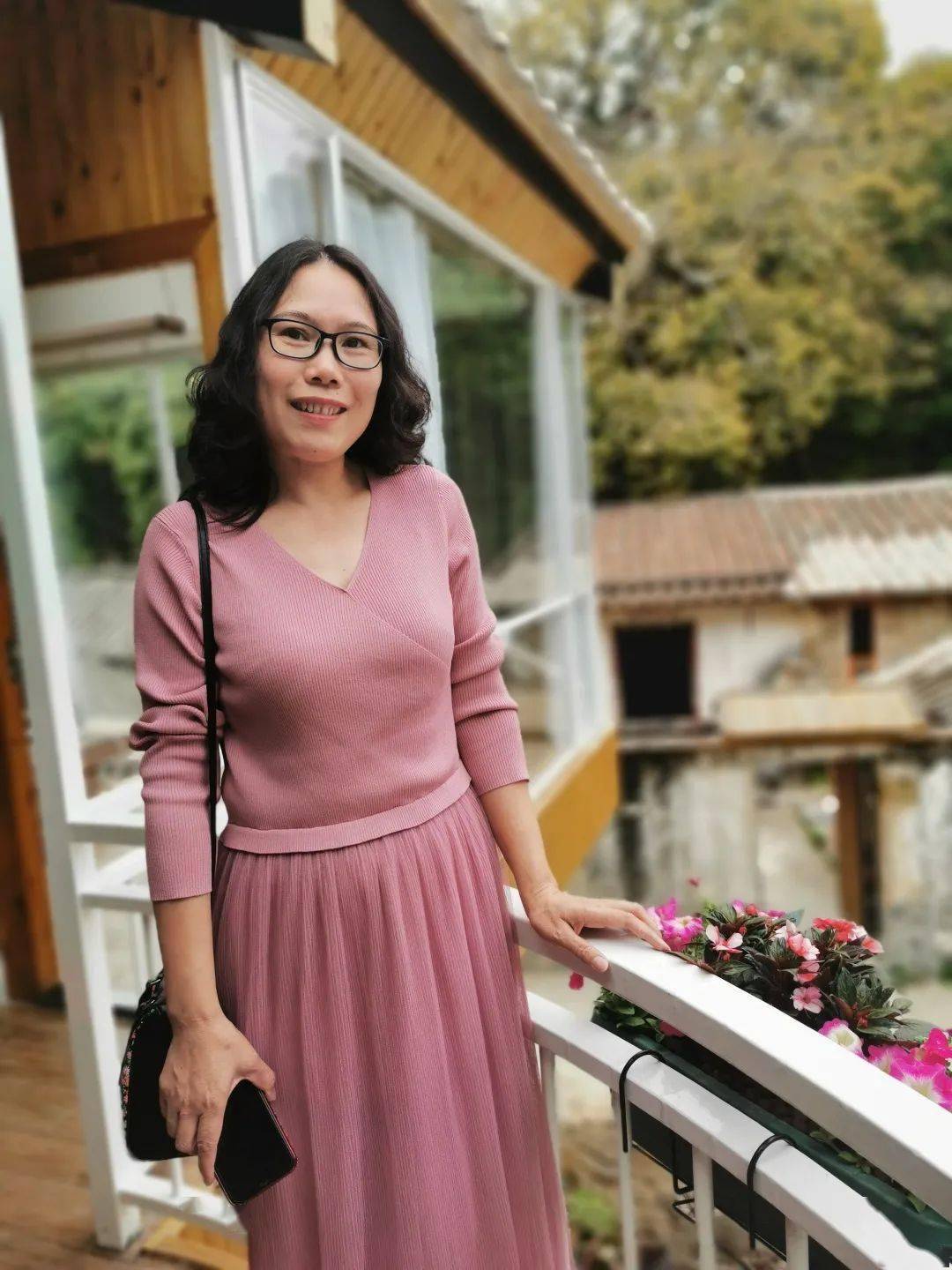 投票啦快来pick最美背影为蔡小敏老师投上宝贵的一票