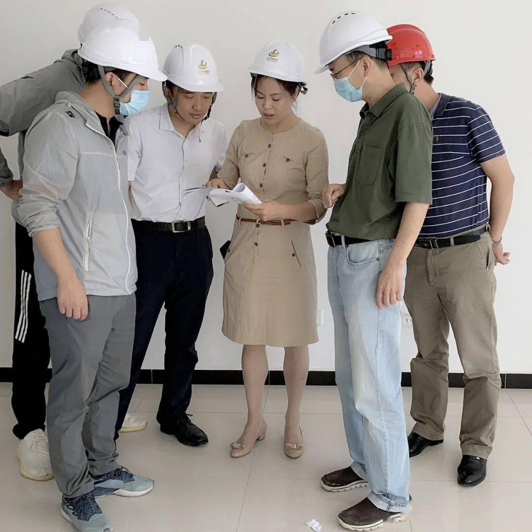 区文化和旅游局党组书记局长申志红督导文化中心设计布展工作