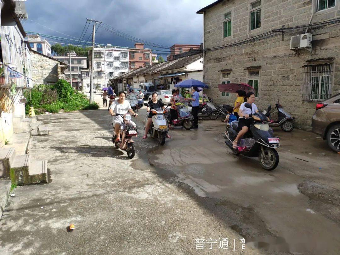【查车】大坪农场今天开展道路交通安全综合治理