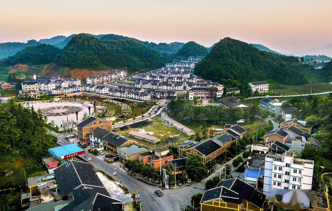 洪关苗族乡:盘活旅游资源 火了乡村富了民