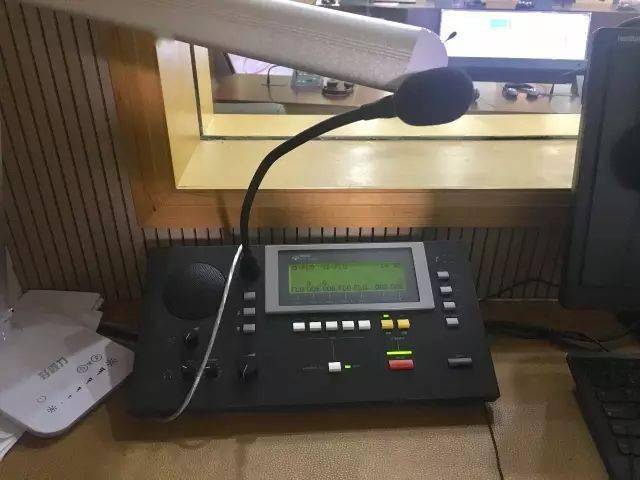 同传箱的那些事儿_会议