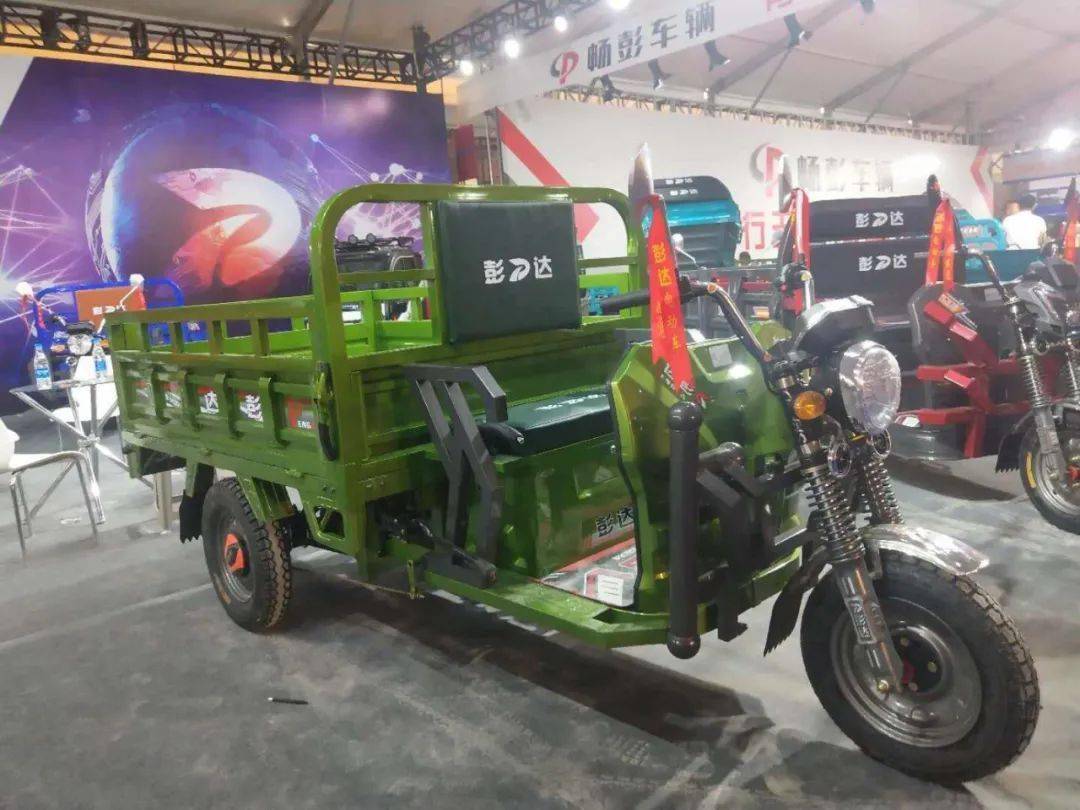 品质彭达现场签约新客户30多家燃爆丰县展