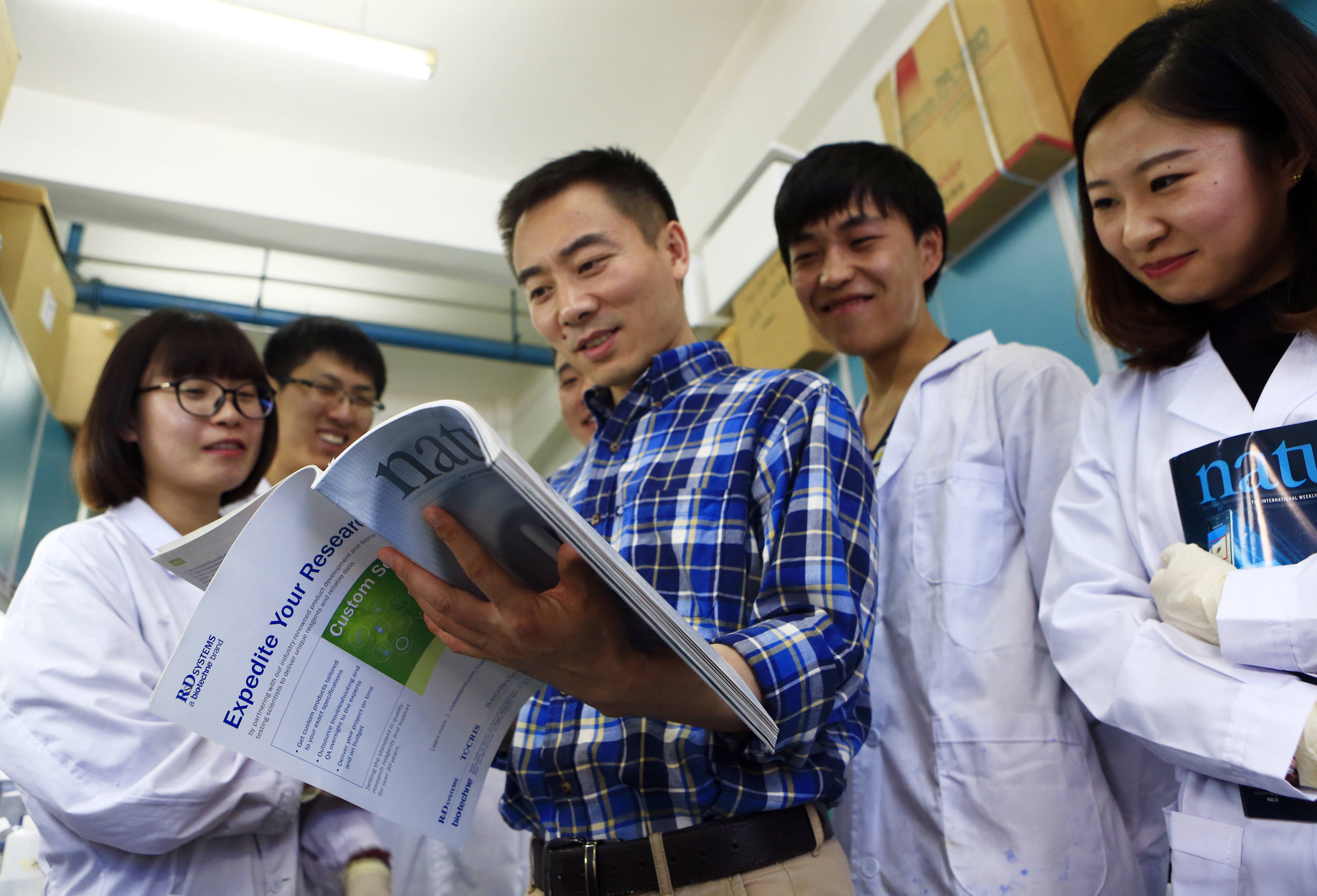 终不悔为国为民,攀高峰只争朝夕——来自科学家们的动人故事_新华社