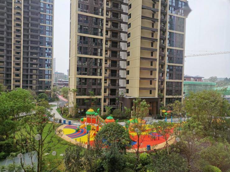 呈现茂密而有层次的自然景观之外,金钟·定王台还结合业主的居住需求