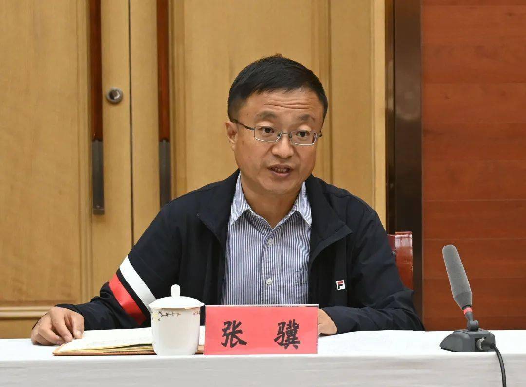 包头市七五普法督导组对青山区七五普法规划执行情况进行督导