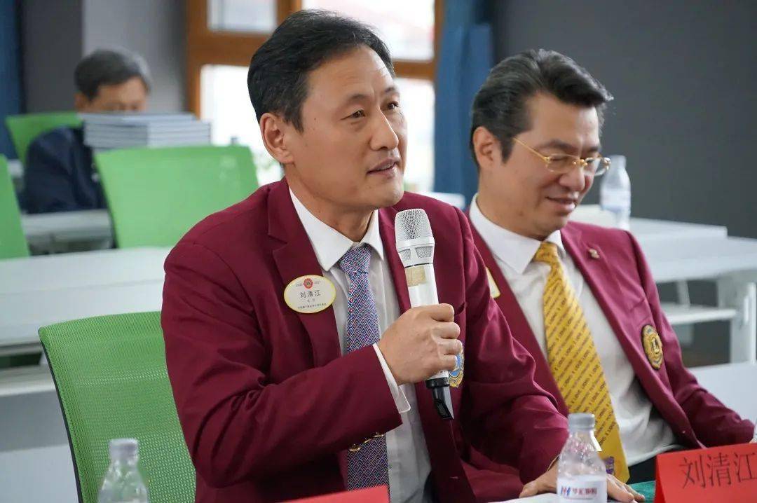 刘清江对陈立国的担当十分赞赏,第十三分区复区开局喜人,同时也带动了