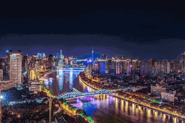 在秀丽婉约的珠江在魅力四射的小蛮腰,一个融合了现代化和传统岭南